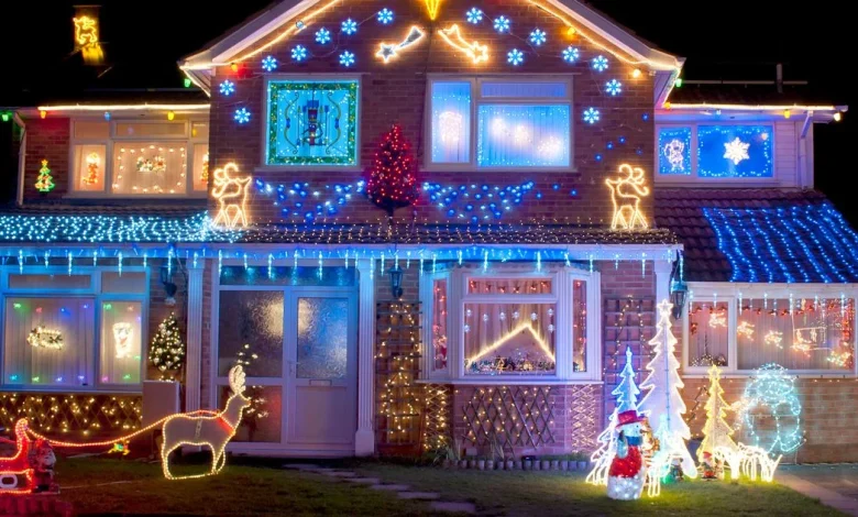 Martin Lewis' MSE helps UK householders work out how much your Christmas lights will cost