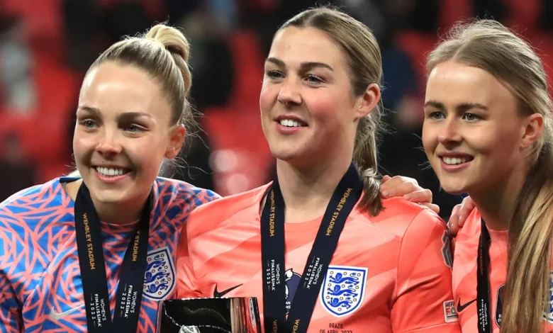Mary Earps: Former England No 1 opens up on tensions with Hannah Hampton in Lionesses squad which led to shock retirement