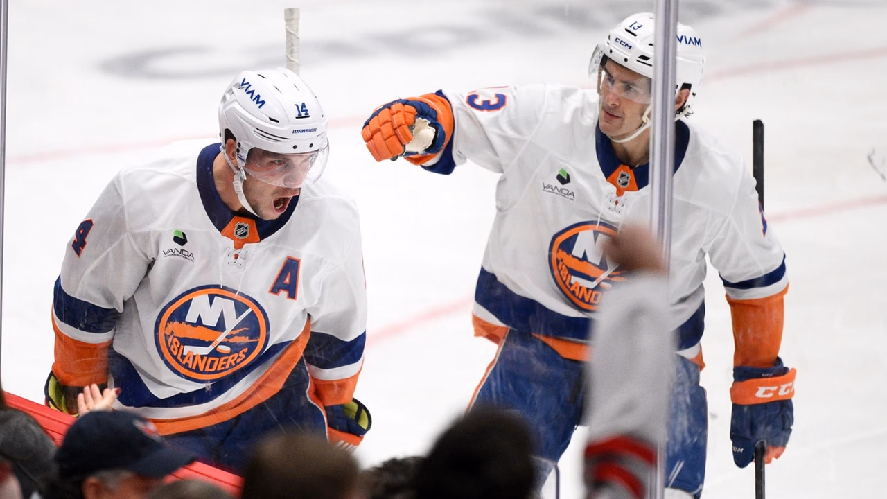 Mathew Barzal, Bo Horvat better together for Islanders