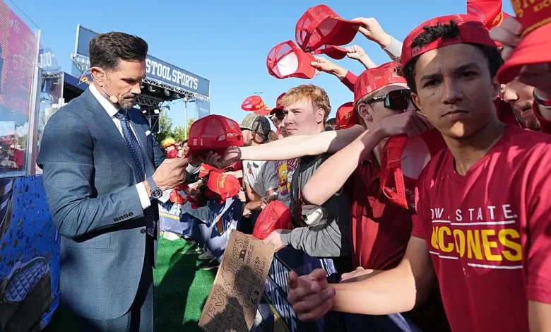 Matt Leinart says Bearcats QB Brendan Sorsby deserves 'Heisman love,' misspells Cincinnati