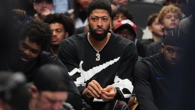 Mavs' Anthony Davis gets cheers and another loss in his return to LA after a 14-game injury absence