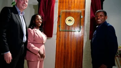 Mayor Abiebie and Gebrselassie unveil Heritage Plaque for Great Ethiopian Run