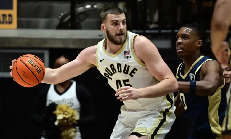 Memphis player gets in Purdue's Oscar Cluff's face, gets technical and fouls out