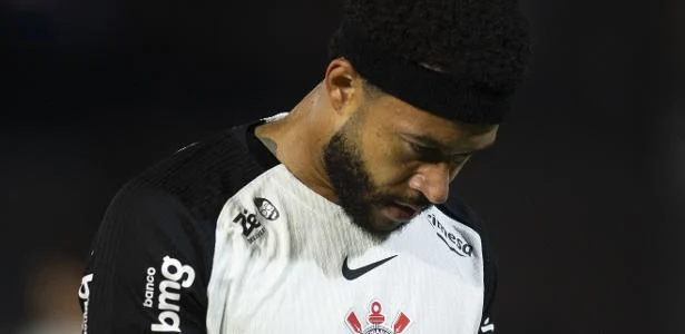 Memphis volta a se lesionar e atinge marca de 73 dias fora do Corinthians