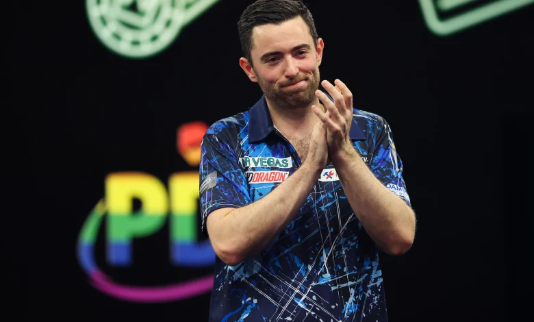 Mesmerising Humphries marches to last eight as Smith wins an epic