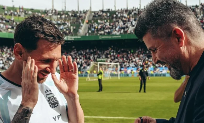 Messi’s viral reaction after receiving an Elche jersey