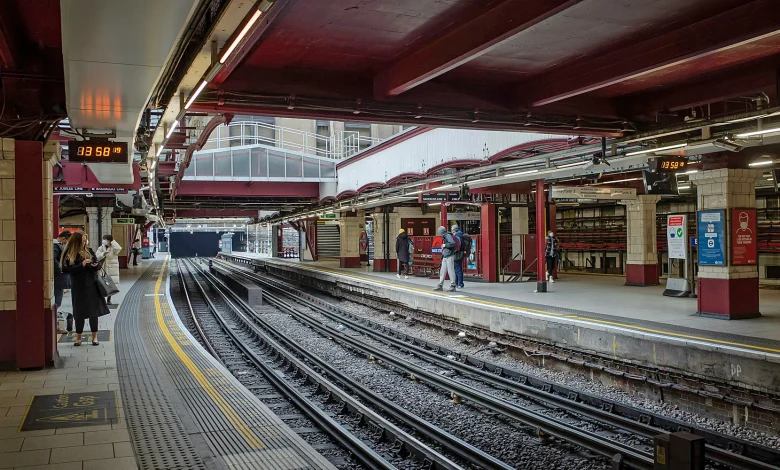 Metropolitan line to remain blocked at Baker Street all week due to track fault