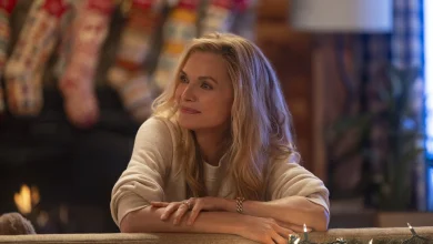 Michelle Pfeiffer walks out on her family in first 'Oh. What. Fun.' trailer