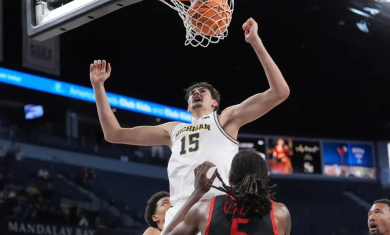 Michigan, man: Wolverines rout Aztecs in Players Era Festival opener