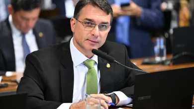 Moraes: vigília pretendia reviver acampamentos do 8/1 e enquadra Flávio e Eduardo