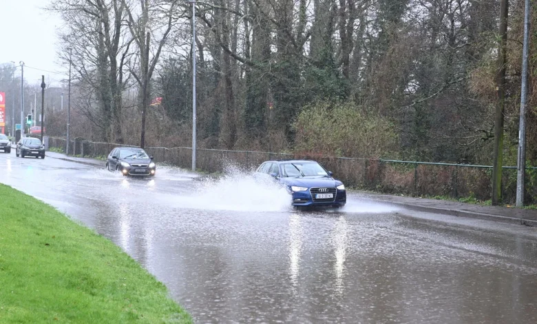 More rain due as Met Éireann issues multiple status orange and yellow warnings