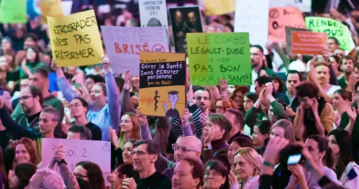 More than 10K people protest Quebec’s physician payment law at Bell Centre