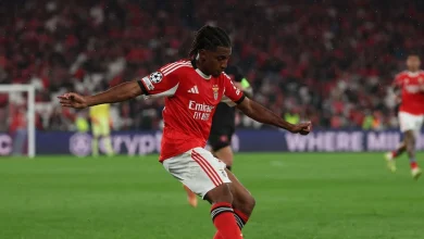Mourinho volta a mudar o sistema: o onze do Benfica para a 'final' com o Ajax