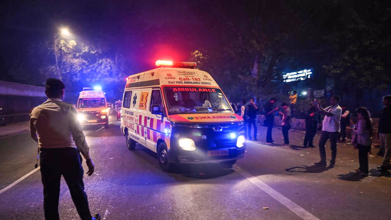 Multiple deaths after Delhi car explosion