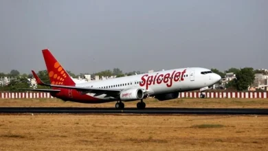 Mumbai-Kolkata SpiceJet flight makes emergency landing after engine failure