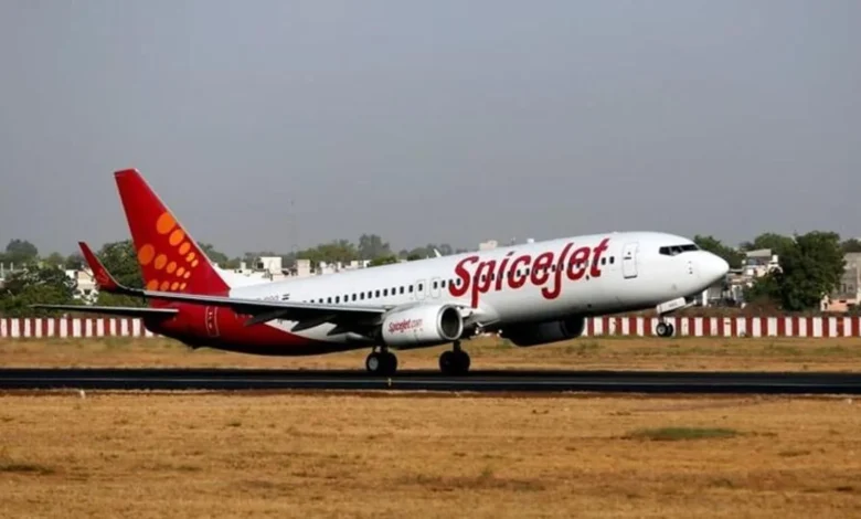 Mumbai-Kolkata SpiceJet flight makes emergency landing after engine failure