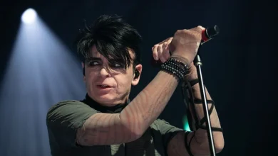 Music legend Gary Numan breaks down on stage after 'worst news ever'