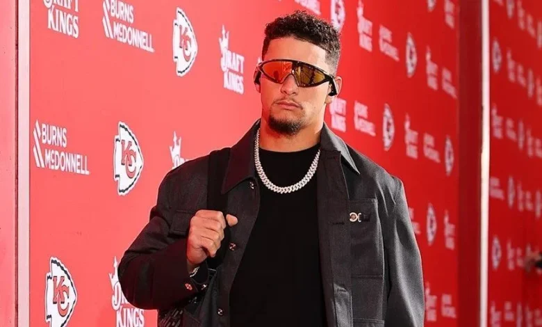 NFL Week 8's fashionable arrivals, featuring Patrick Mahomes' monochromatic look