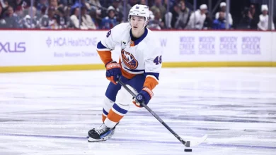 NHL On Tap: Schaefer pursues another rookie record when Islanders visit Stars