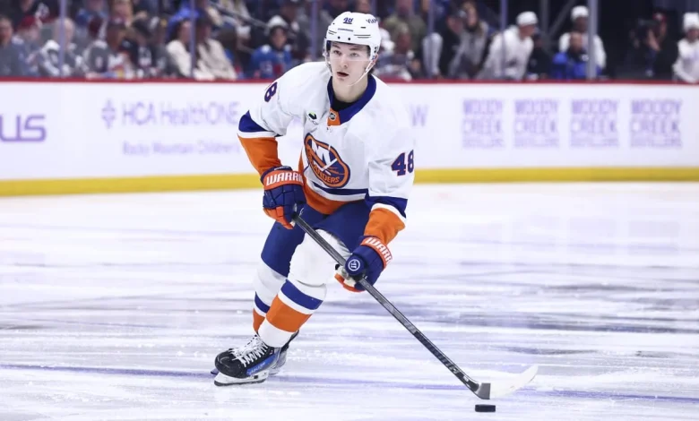 NHL On Tap: Schaefer pursues another rookie record when Islanders visit Stars