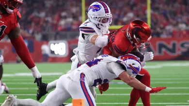NRG Stadium play clock malfunctions, causes chaos in final minutes of Bills vs. Texans TNF game