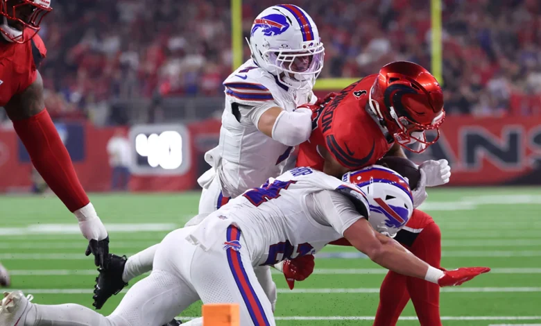 NRG Stadium play clock malfunctions, causes chaos in final minutes of Bills vs. Texans TNF game