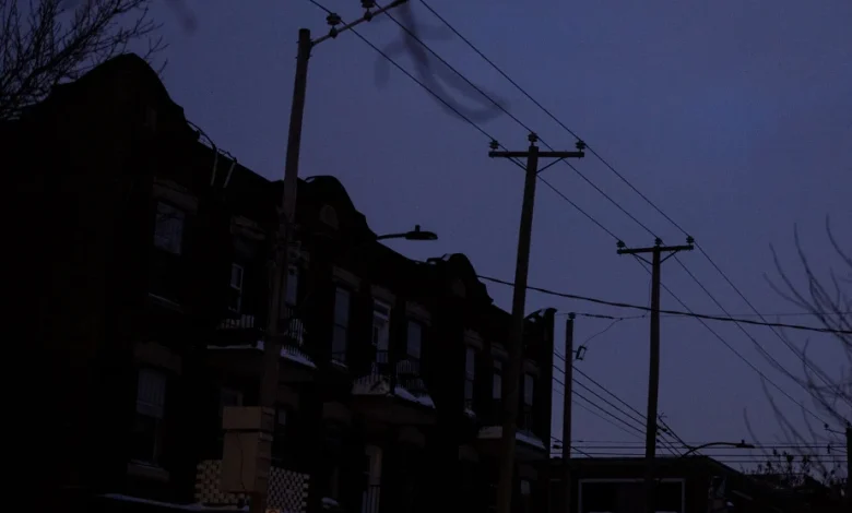 Neige et pluie verglaçante | Plus de 23 000 foyers sans électricité