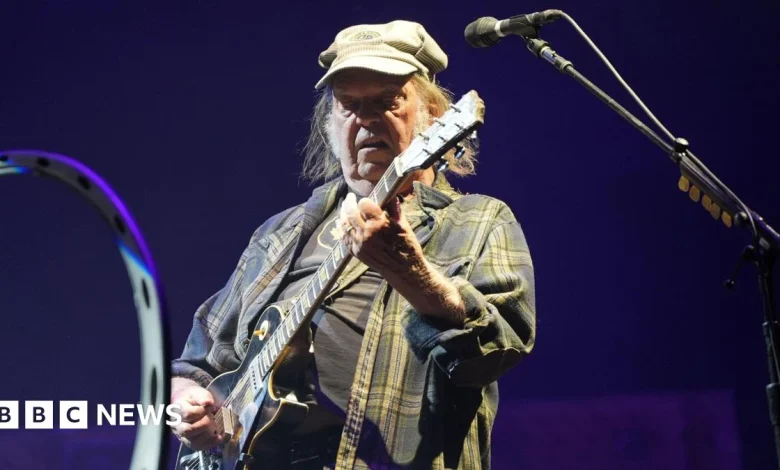 Neil Young announces Glasgow Summer Sessions show