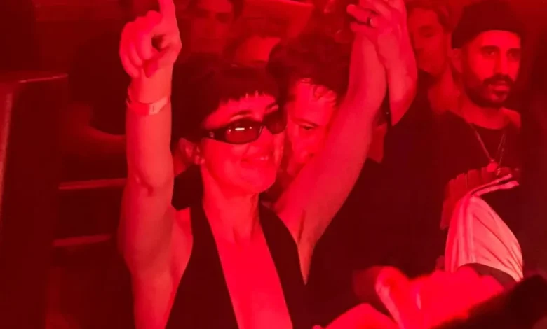 New Beatles actor Joseph Quinn is dating the frontwoman of the band Confidence