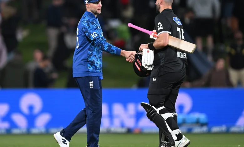 New Zealand wins the toss and bowls in the 3rd ODI against England