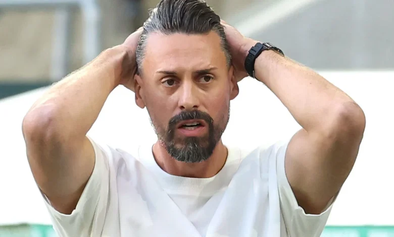 "Niemand ist größer als der Verein!" Fans des FC Augsburg protestieren gegen "Personenkult" um Sandro Wagner