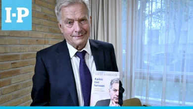 Niinistö arvostelee Marinin kansliaa "oudoista esityksistä"