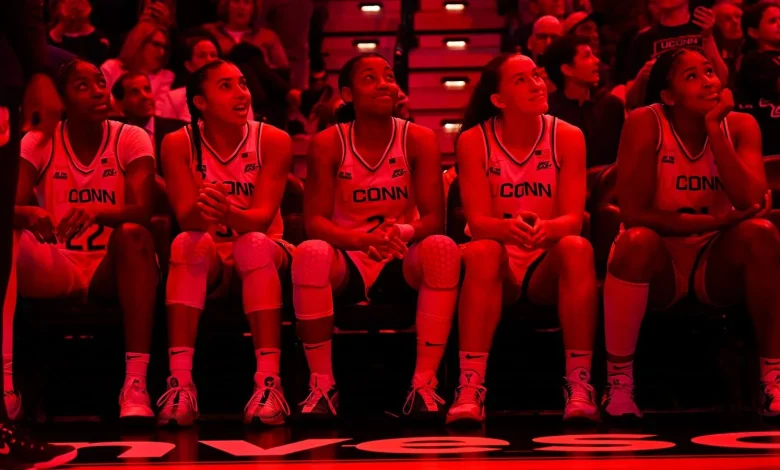 No. 1 Huskies to Take on Utah in HOF Women’s Showcase