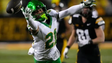 No. 7 Oregon hosts rested Minnesota on Friday night