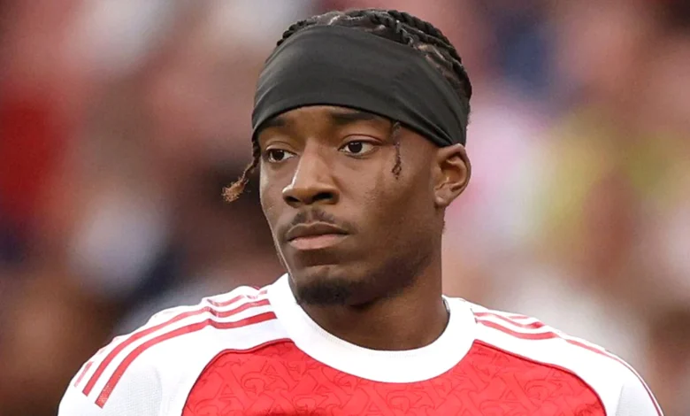 Noni Madueke issues statement after Arsenal star's social media account is changed to show him in Chelsea colours