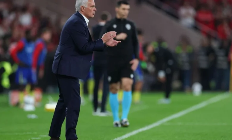 O onze escolhido por Mourinho para o duelo frente ao V. Guimarães