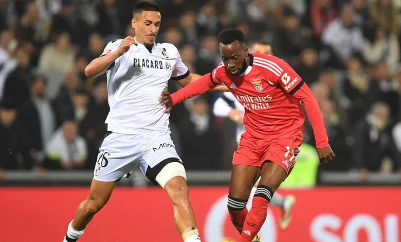 O pé esquerdo de Lukebakio chegou a parecer uma mão (as notas do Benfica)