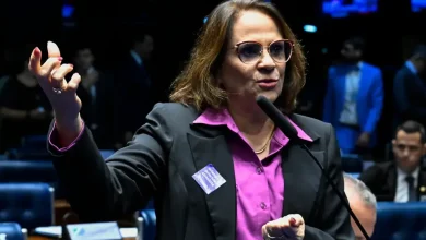 O pedido de Damares Alves em tom de lamento após prisão de Bolsonaro