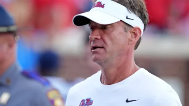 Ole Miss' Lane Kiffin and Texas' Steve Sarkisian take different approaches to coaching rumors