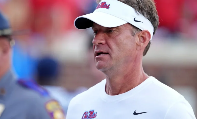 Ole Miss' Lane Kiffin and Texas' Steve Sarkisian take different approaches to coaching rumors