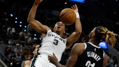 Open Thread: Keldon Johnson grabs his 2000th career rebound