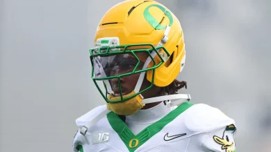 Oregon Ducks WR Dakorien Moore's injury not expected to be season-ending, per report