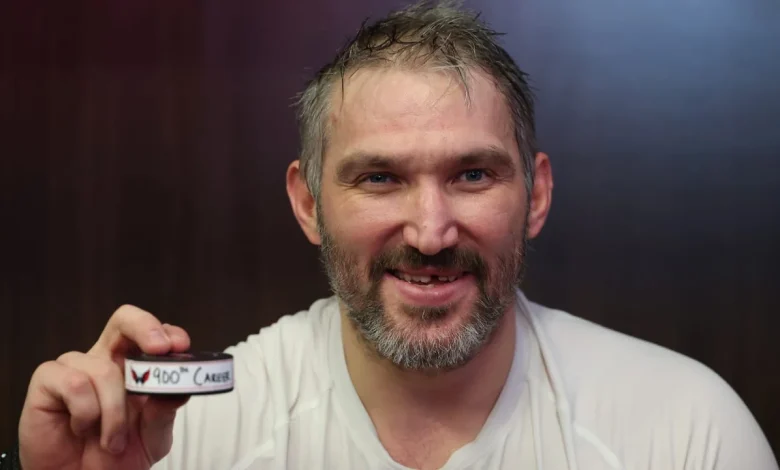 Ovechkin devient le premier joueur à marquer 900 buts