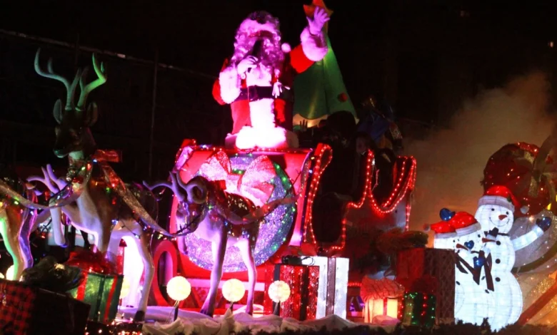 PHOTOS: Santa Claus Parade ushers in the Christmas season
