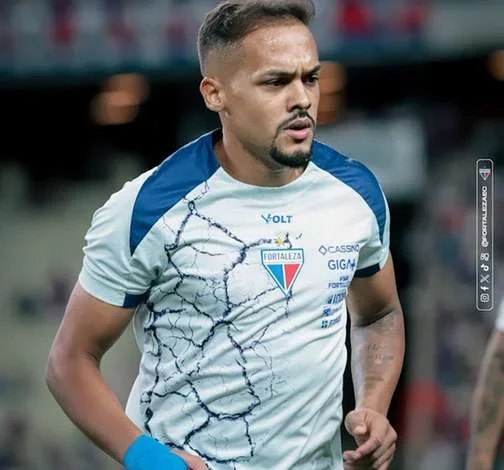 Pacheco sente no aquecimento e é substituído por Diogo barbosa contra o Atlético-MG