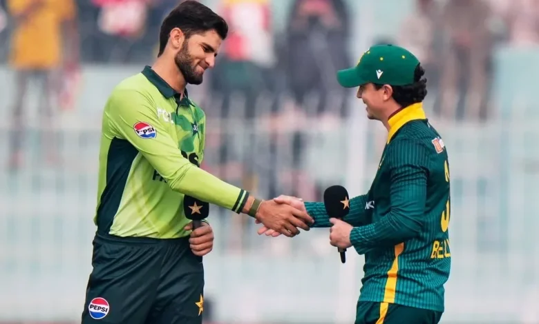 Pakistan elects to bowl first against South Africa in 1st ODI