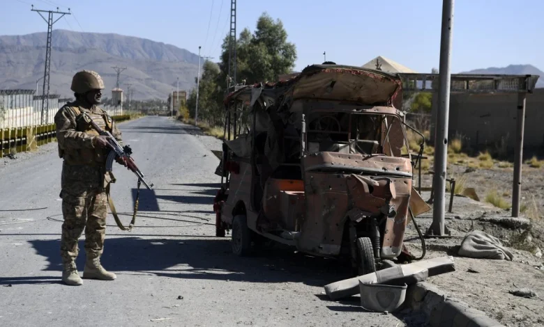 Pakistan forces kill 30 militants near Afghanistan border region | Daily Sabah