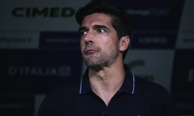 Palmeiras sofre com táticas que não encaixam, e Abel vê plano desandar diante do Vitória