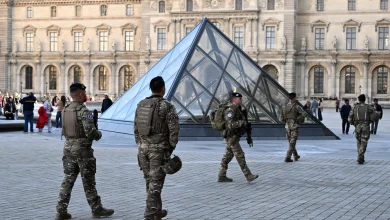 Paris prosecutor: 2 Louvre heist suspects had prior theft conviction together