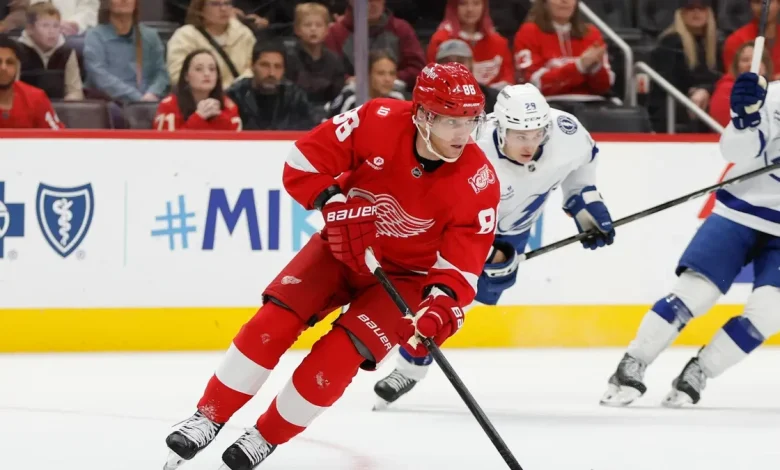 Patrick Kane (upper-body injury) expected to join Detroit Red Wings end of this week